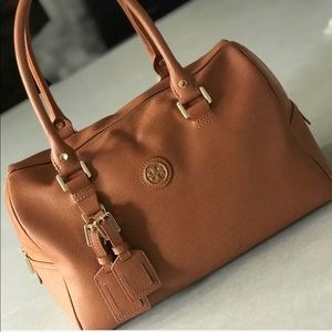Brown Leather Tory Burch Bag !!